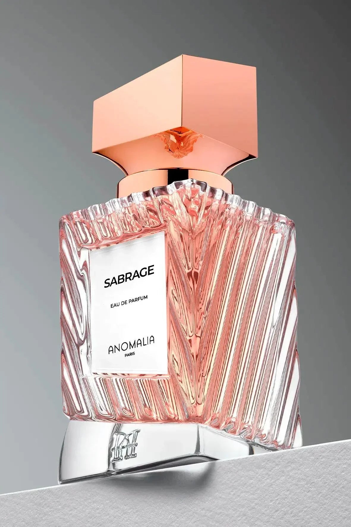 Sabrage - un parfum emblématique et raffiné signé Anomalia Paris